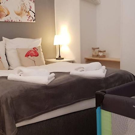 City Apartment Near Shooping Center, 6 Guests Берлин Екстериор снимка