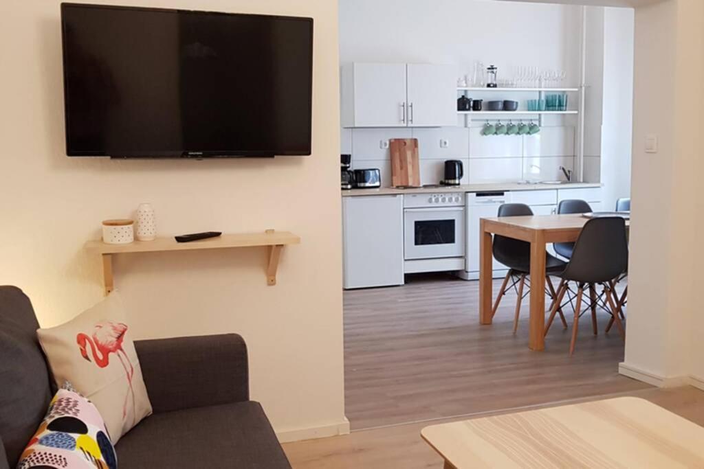 City Apartment Near Shooping Center, 6 Guests Берлин Екстериор снимка